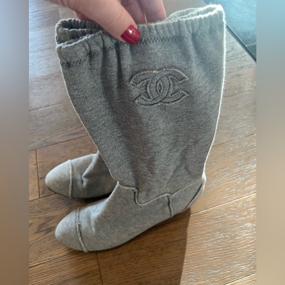 Chanel woman’s boot. 
Size 39.5 - Picture 1 of 8